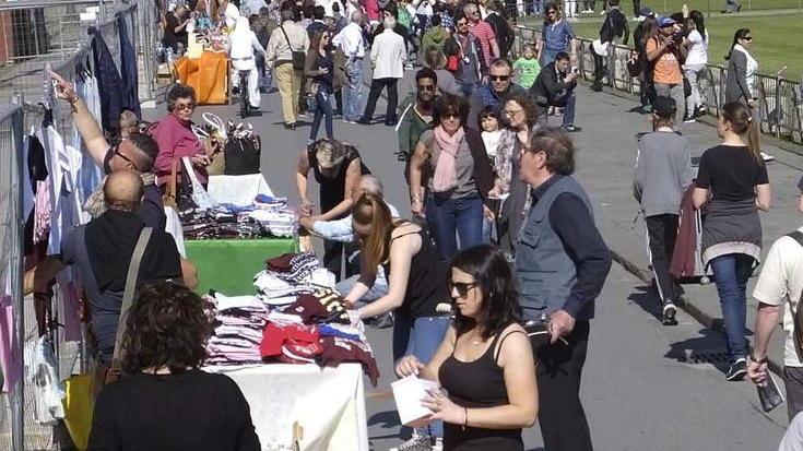 Bancarelle, un ventaglio di ipotesi per il comitato