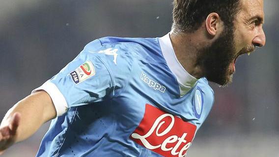 Il Napoli mata il Toro e ipoteca il 2° posto