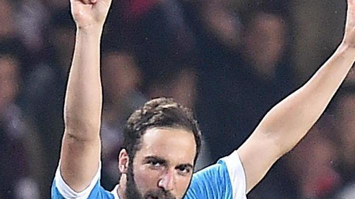 Higuain-Callejon, e il Napoli vola