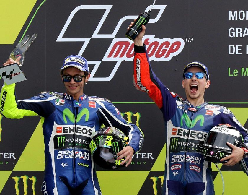 Monologo Lorenzo, ma Rossi è secondo 