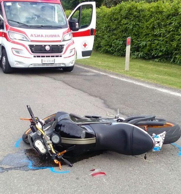Restano gravi le condizioni del giovane motociclista 