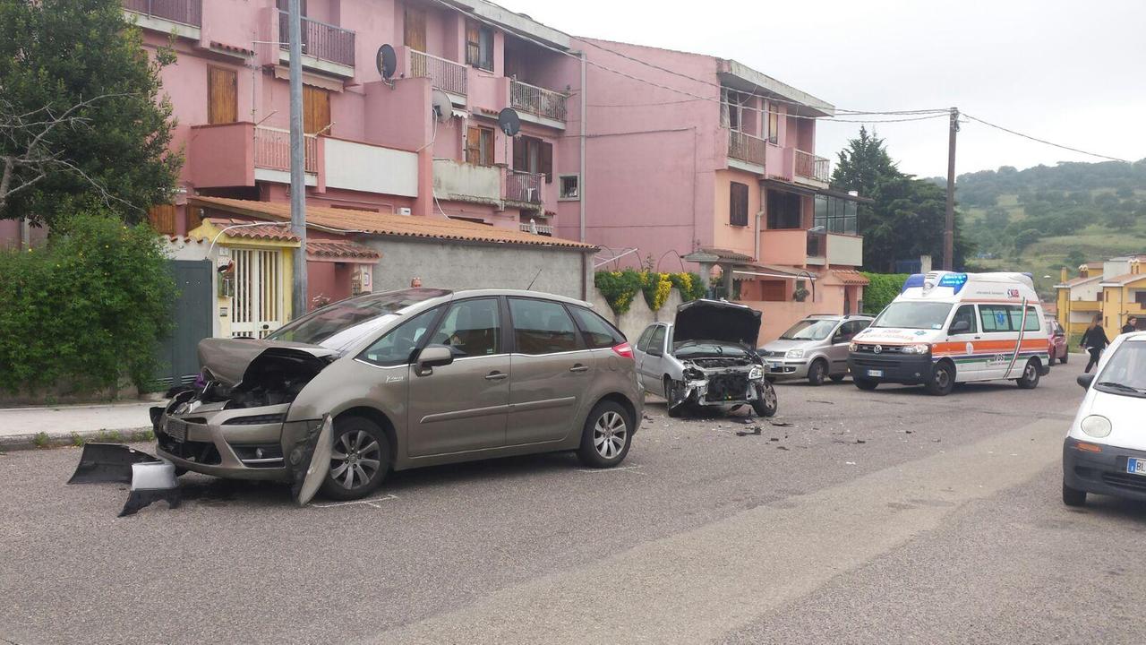 Le auto danneggiate nell'incidente