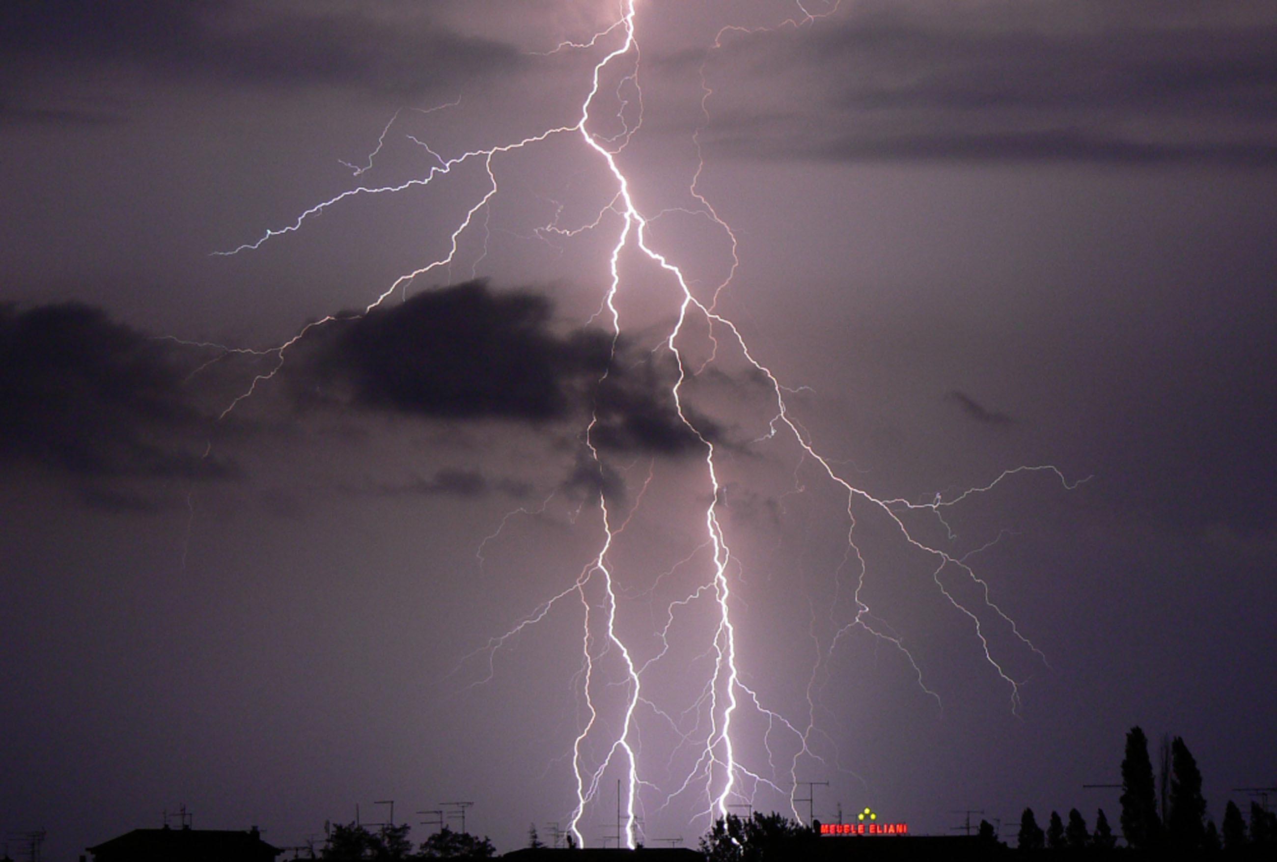 Temporali in arrivo, allerta meteo della Protezione civile 