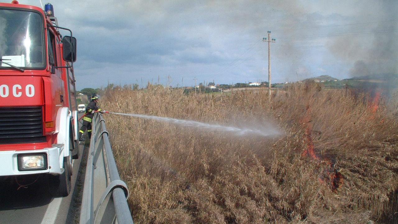 Un intervento dei vigili del fuoco