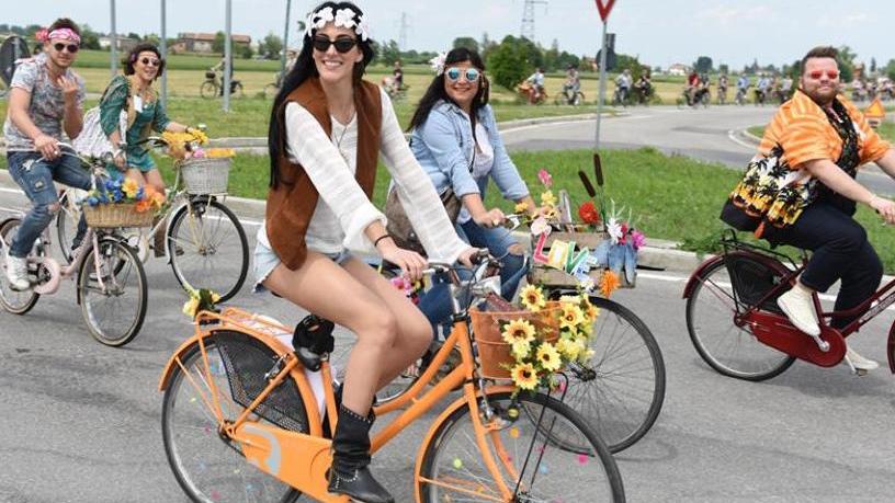 In trecento in bici alla “bigonata” Hyppie