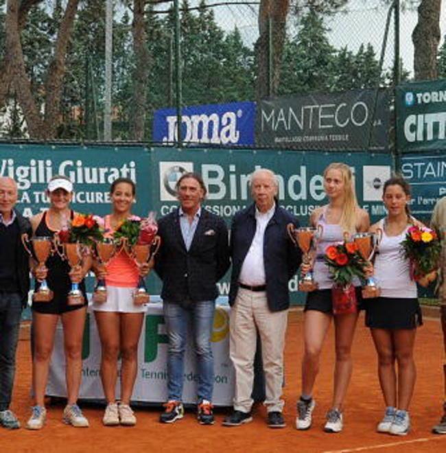 Tennis, la pratese Lucrezia Stefanini vince nel doppio