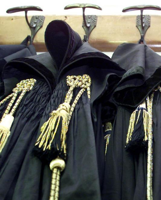 Narcotizzò e derubò un anziano: condannata