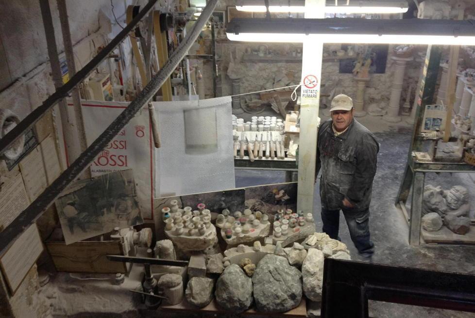 Alabastro, museo itinerante nei laboratori