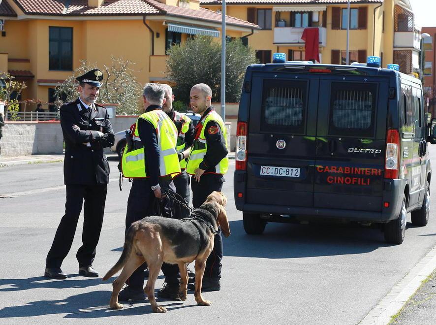 Stamani l’autopsia sul cadavere senza nome 