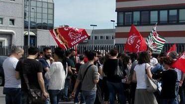 Sciopero e corteo dei dipendenti della Snai di Porcari