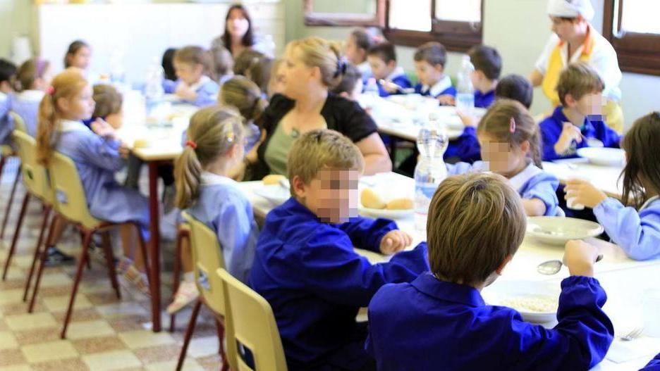«Mensa sporca»: Comitato chiede 2 giorni di rimborsi