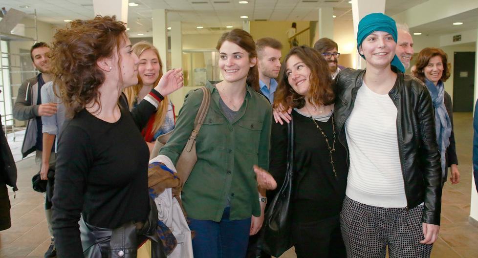 L’università riabbraccia la ragazza ferita in Spagna 