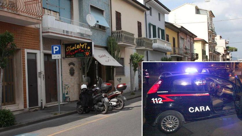 La pizzeria "O'sole mio" e nel riquadro una pattuaglia dei carabinieri