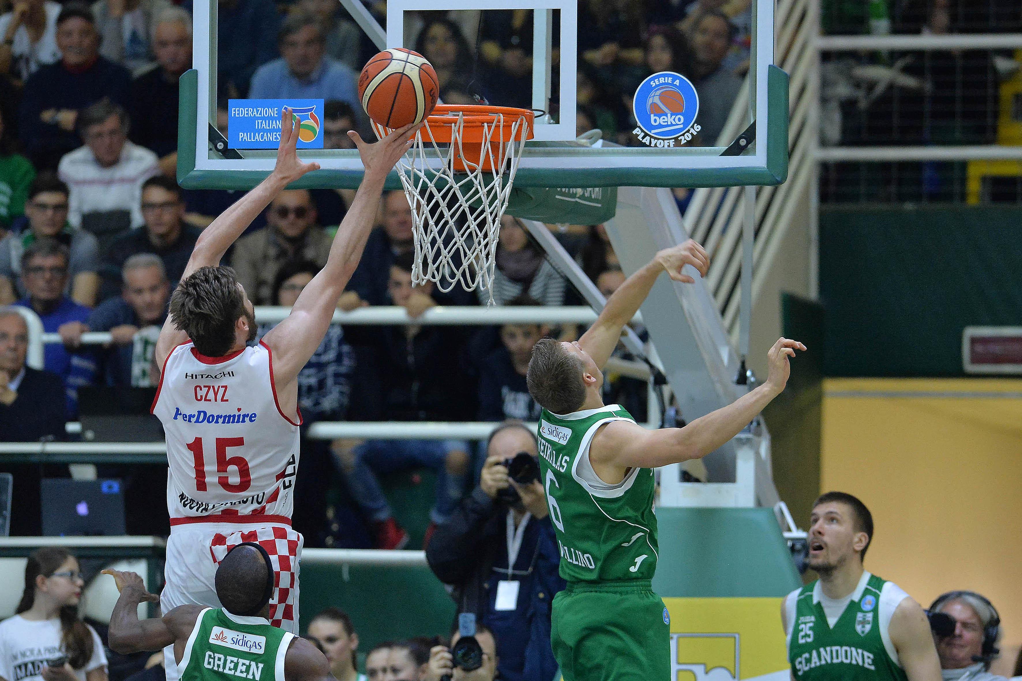 Missione rimonta: Pistoia credici, è la notte dei playoff 