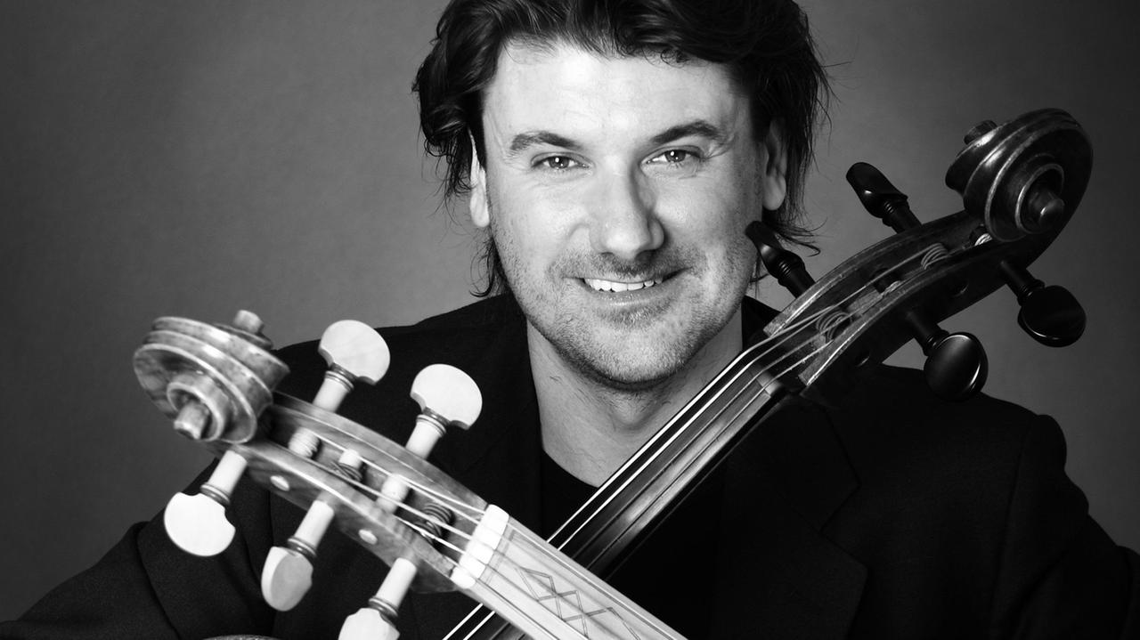 Frezzato e il suo violoncello per Soli Deo Gloria