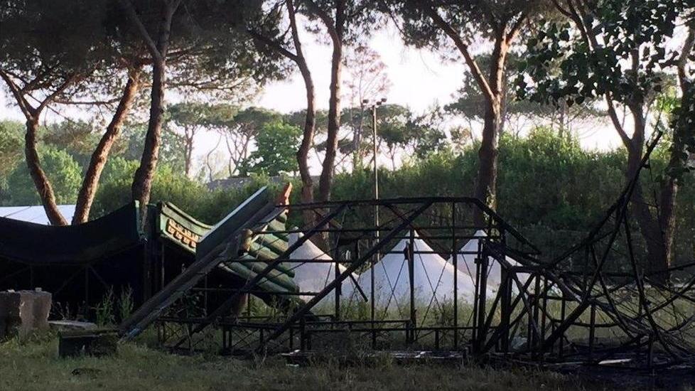 Incendio al teatro del Pucciniano