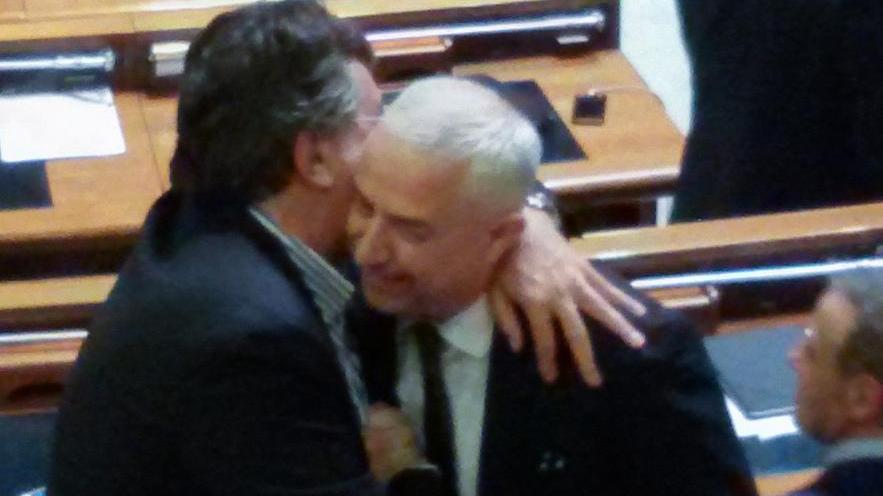 Carta giura: l’aula è di nuovo al completo