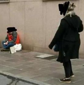Disoccupato fa l’elemosina: il dramma di un ex operaio