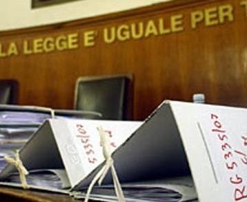 “Trova” marito alla figlia Ma lei lo accusa di abusi 