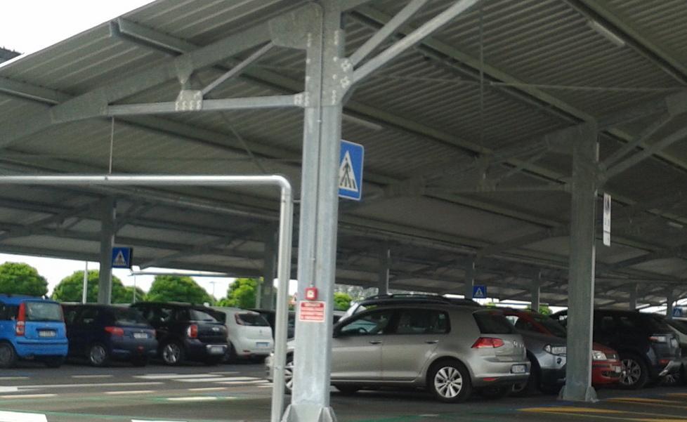 Cona, prime auto nel parcheggio dell’università
