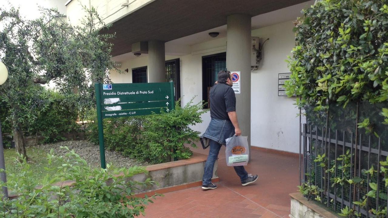 L'ingresso del Distretto sanitario di via Roma (foto Batavia)