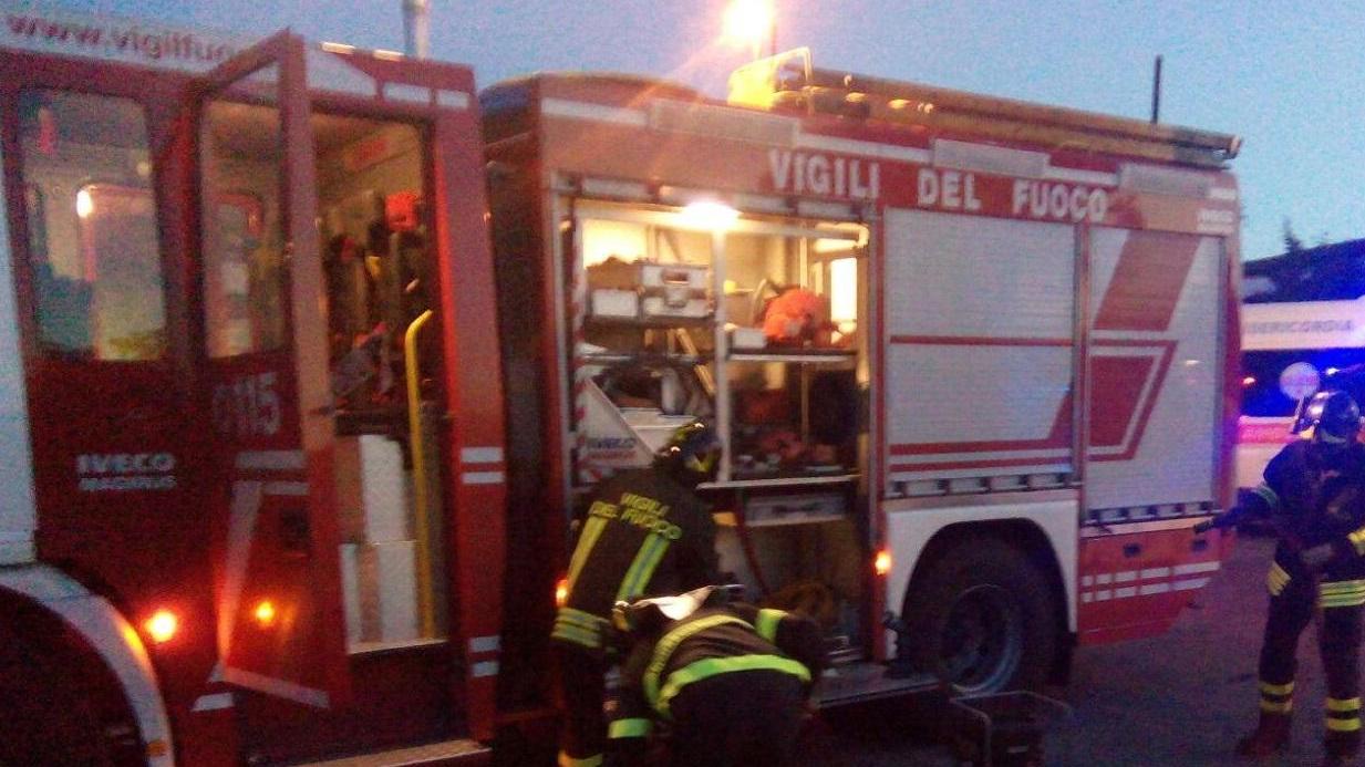 Crolla il tetto di una palazzina, evacuate due famiglie