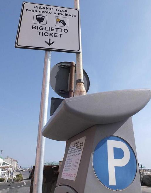 Sosta a pagamento anche nei feriali, scatta il ricorso al Tar 