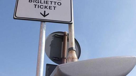 Sosta a pagamento anche nei feriali, scatta il ricorso al Tar