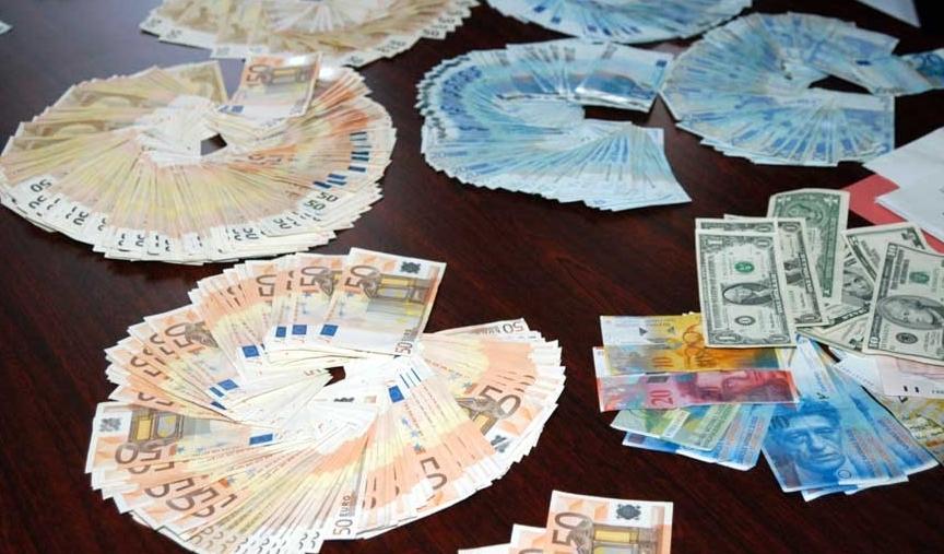 Riciclaggio, condannato allenatore di cavalli 