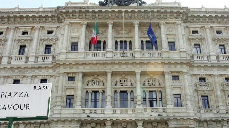 Evade dagli arresti domiciliari autore di furti e ricettazione