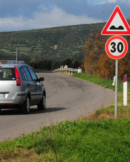 Niente soldi per la strada: sicurezza col limite a 30 km