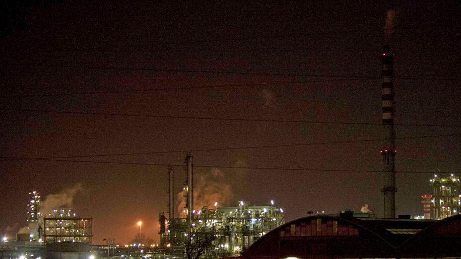 Altro ‘botto’ nella notte Fermo l’impianto Versalis