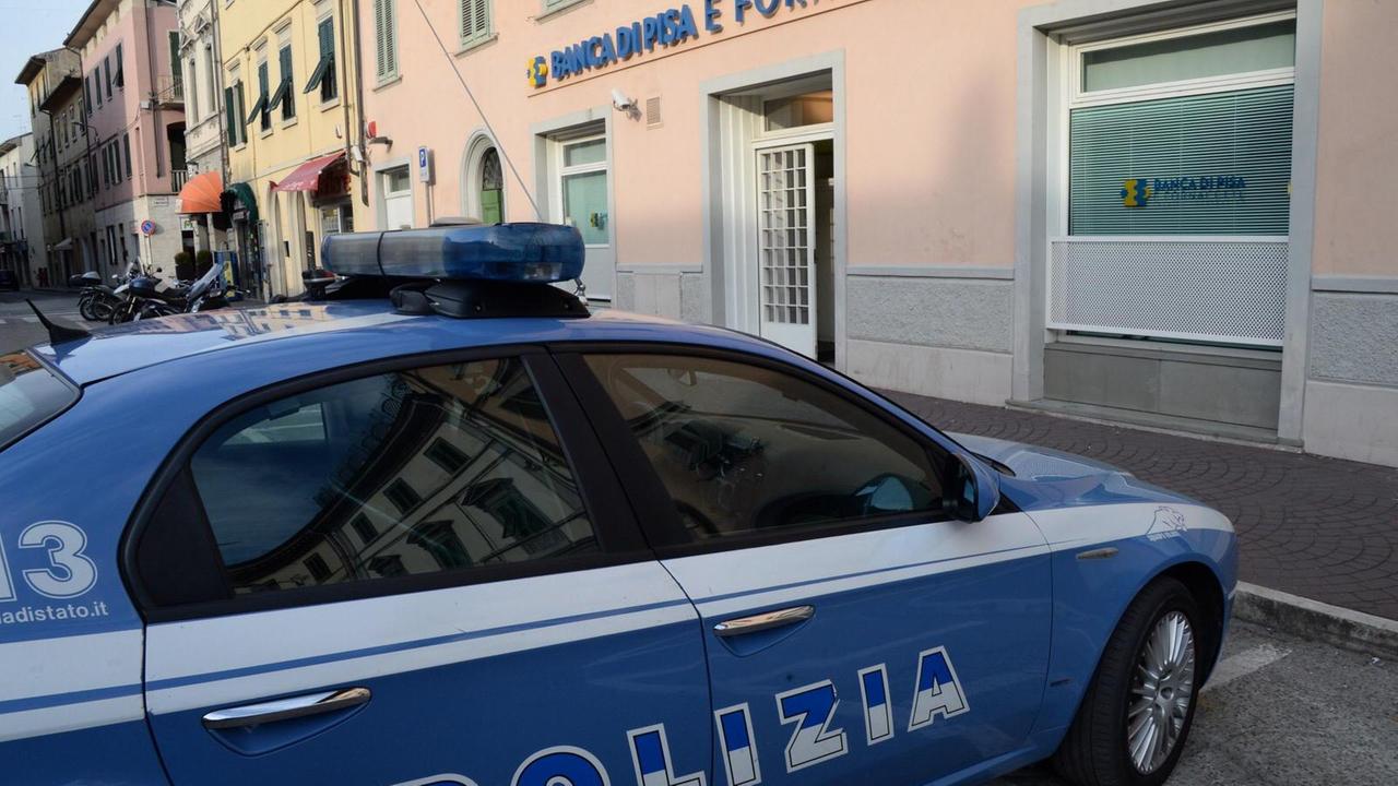 Una volante della polizia