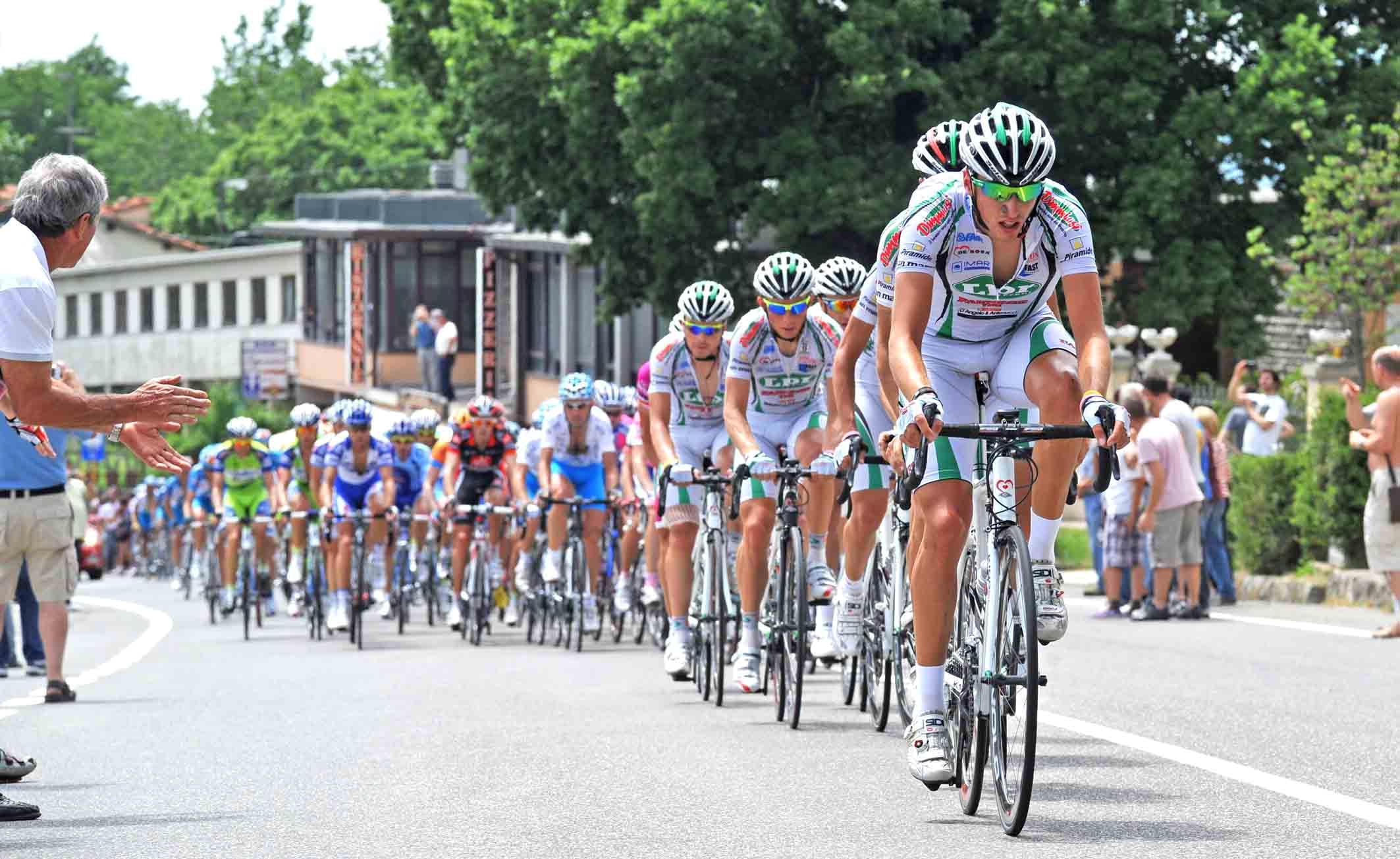 Arriva il Giro d'Italia: ecco dove passa la carovana rosa