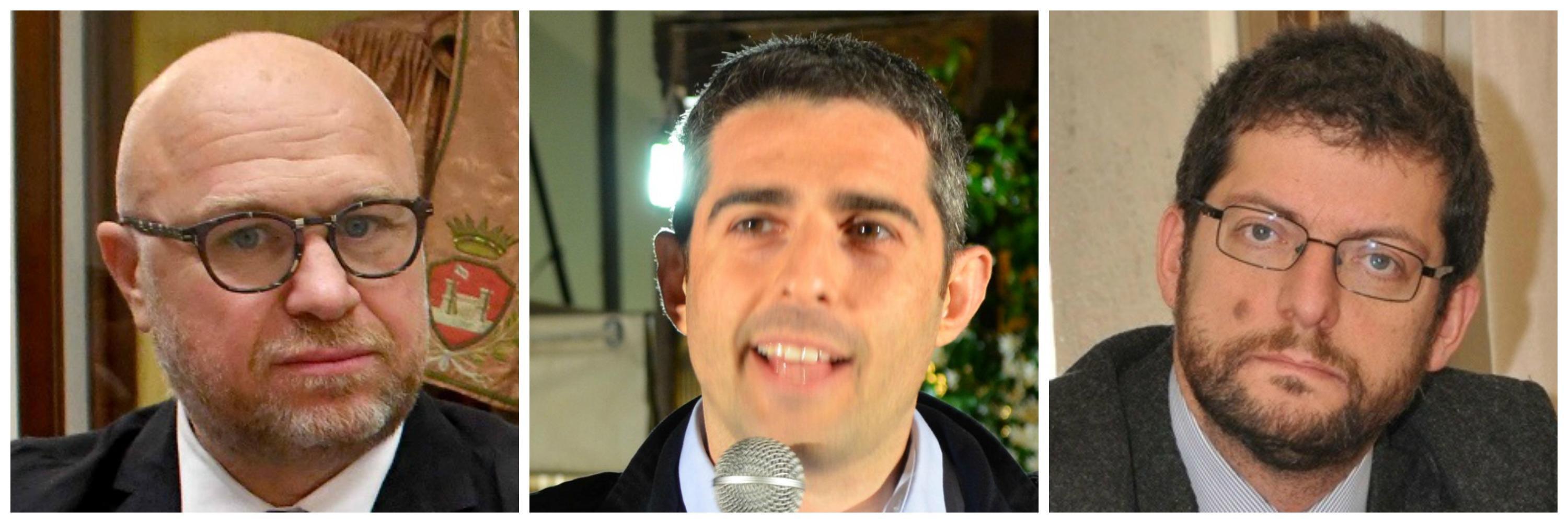 Da sinistra: il sindaco di Livorno Filippo Nogarin, quello di Parma Federico Pizzarotti e il parlamentare Pd Andrea Romano