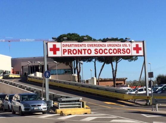 Appicca le fiamme alla barella all’ospedale 