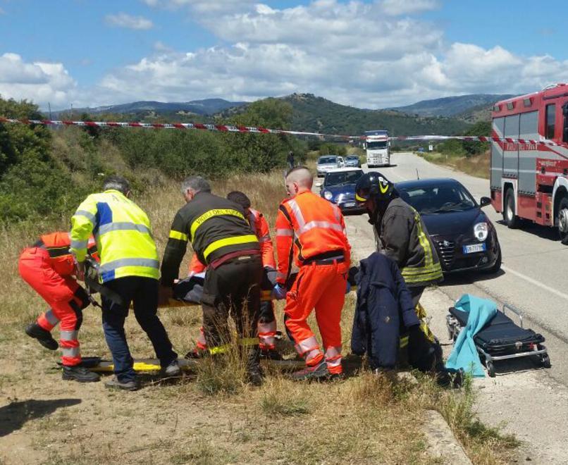 Scontro fra un’auto e un furgone: tre feriti