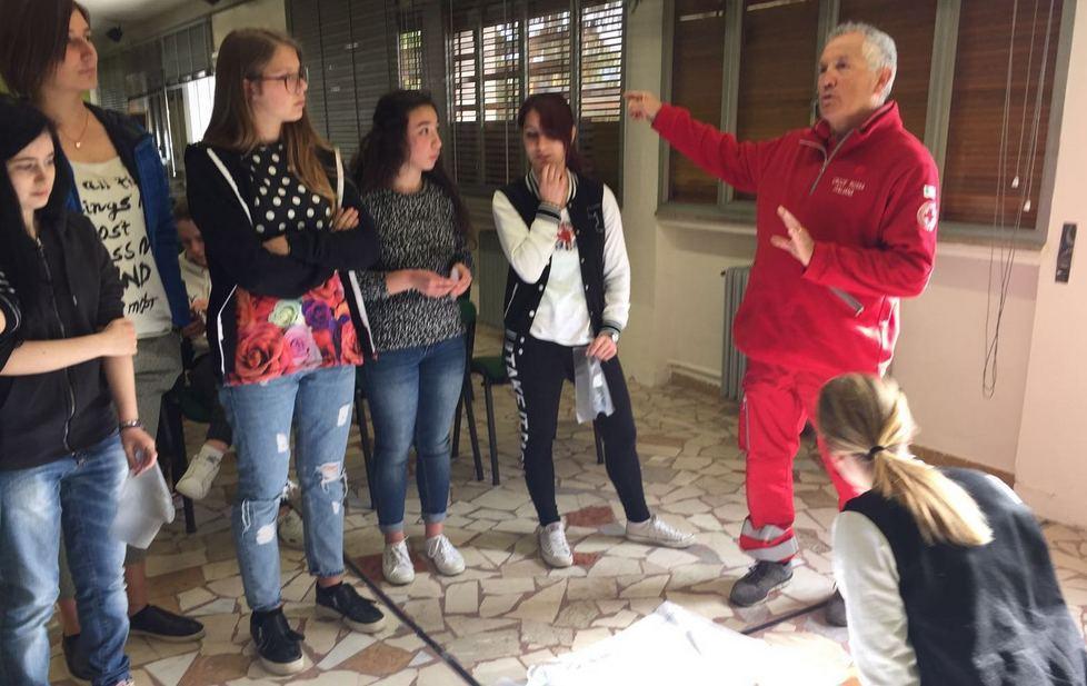 Lezioni di emergenza agli studenti 