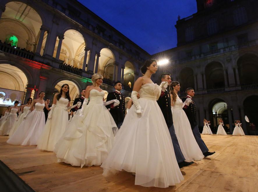 Gran ballo, notte da principesse nel Palazzo Ducale di Modena