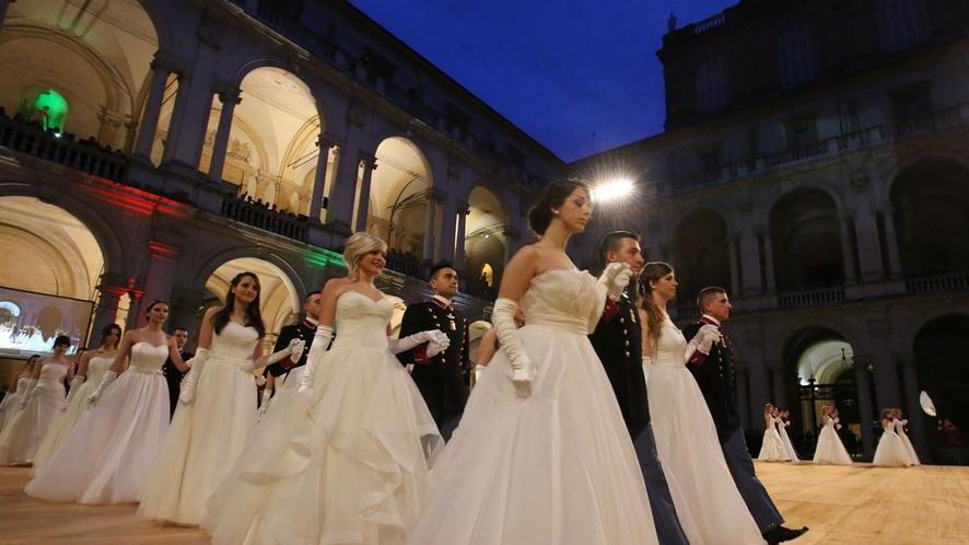 Gran ballo, notte da principesse nel Palazzo Ducale di Modena