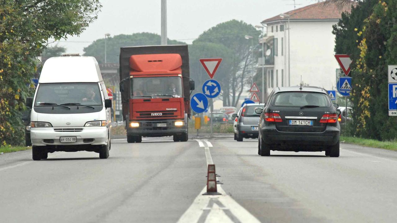 Due feriti ad Agliana in un frontale tra auto