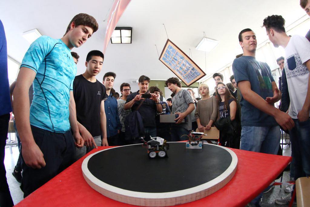 RoboGame, robot nell'arena dell'Iti Galilei: la gara degli studenti-inventori