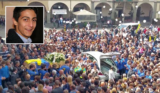 L'uscita della bara dalla Collegiata (Foto Agenzia Carlo Sestini) e Samuele Cianci 