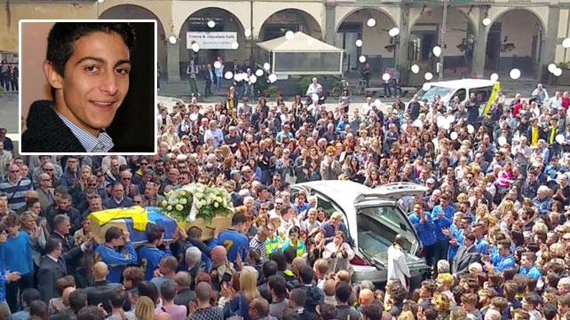 L'uscita della bara dalla Collegiata (Foto Agenzia Carlo Sestini) e Samuele Cianci