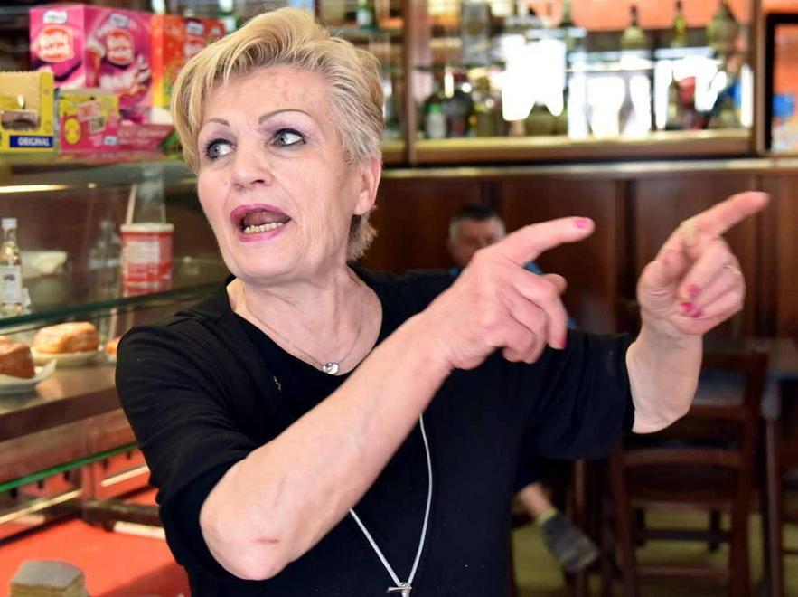 Picchiata a 69 anni da 7 banditi 