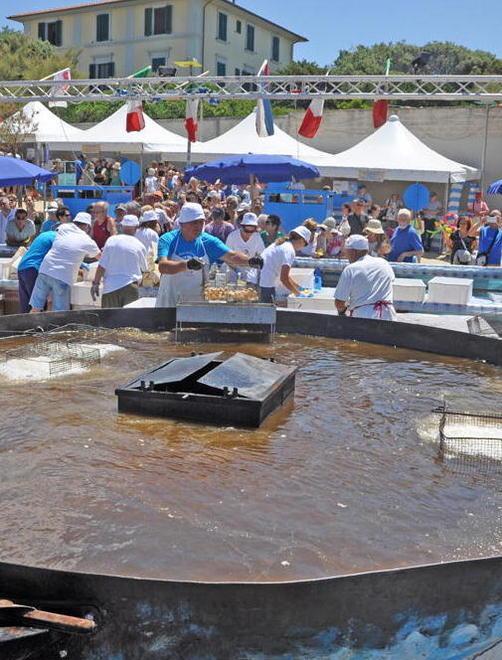 «Chiudete la strada per la festa del pesce» 