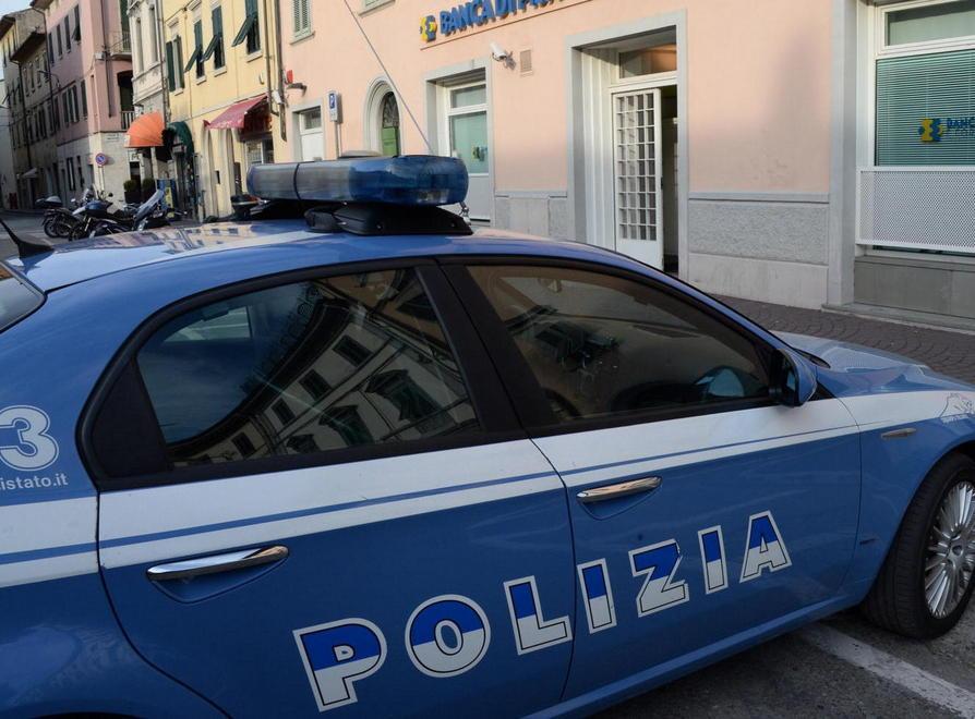 Tenta il furto e fugge sui tetti: arrestato 