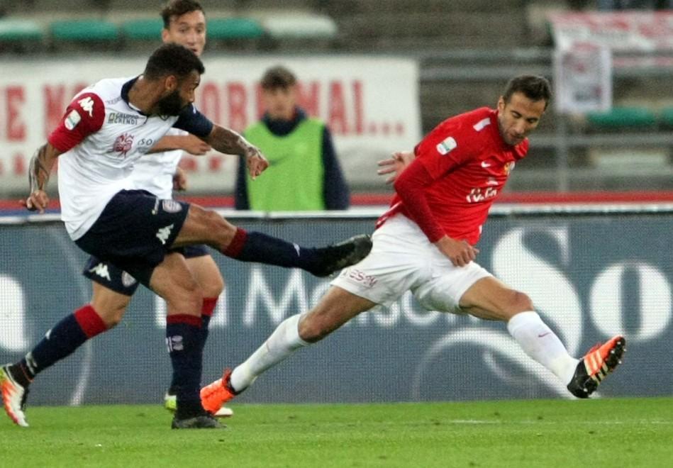 Il Cagliari non è sazio, ora insegue il primo posto 