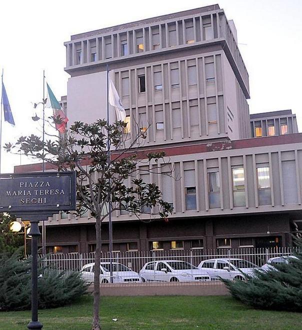 Tagli e mobilità in vista, i dipendenti protestano