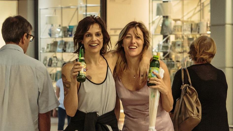 Micaela Ramazzotti e Valeria Bruni Tedeschi sul set del film "La pazza gioia" di Paolo Virzì